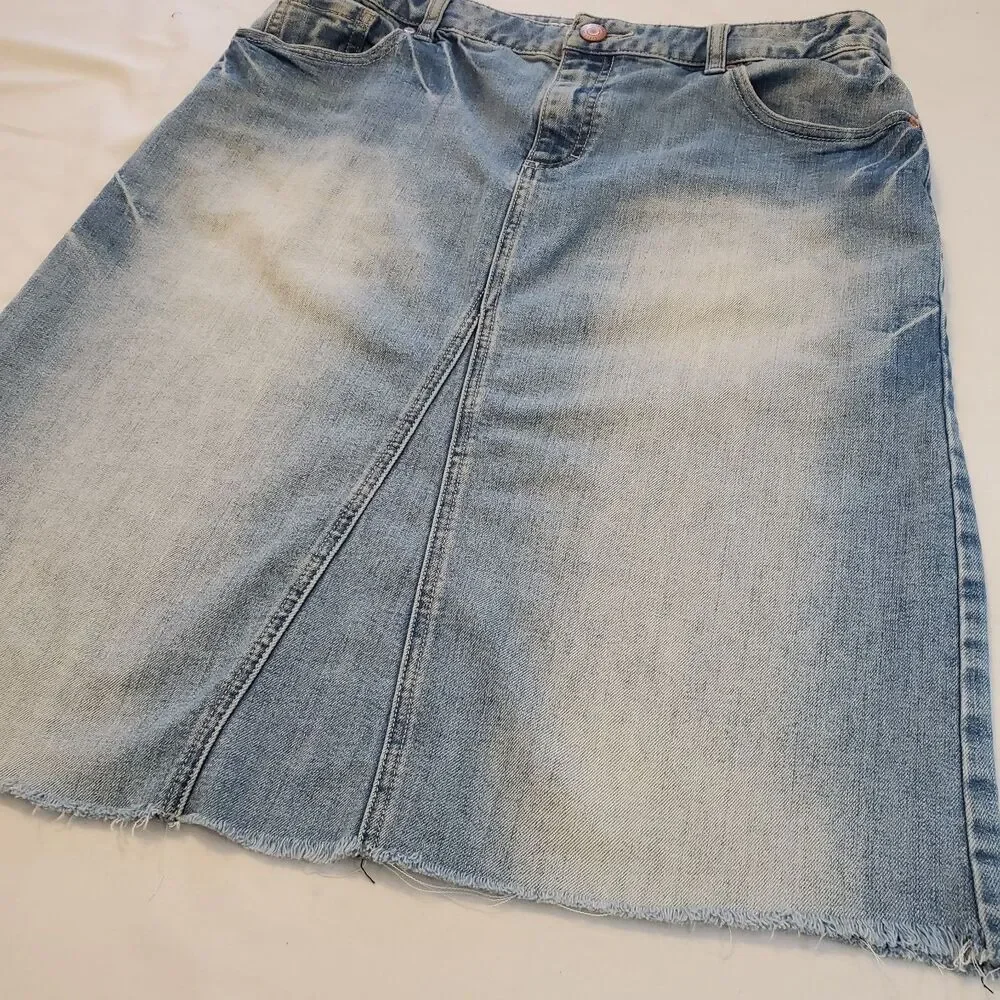 Vtg Mossimo Denim Knee Length Skirt Jean Boho Distressed Faded Hippie Western
